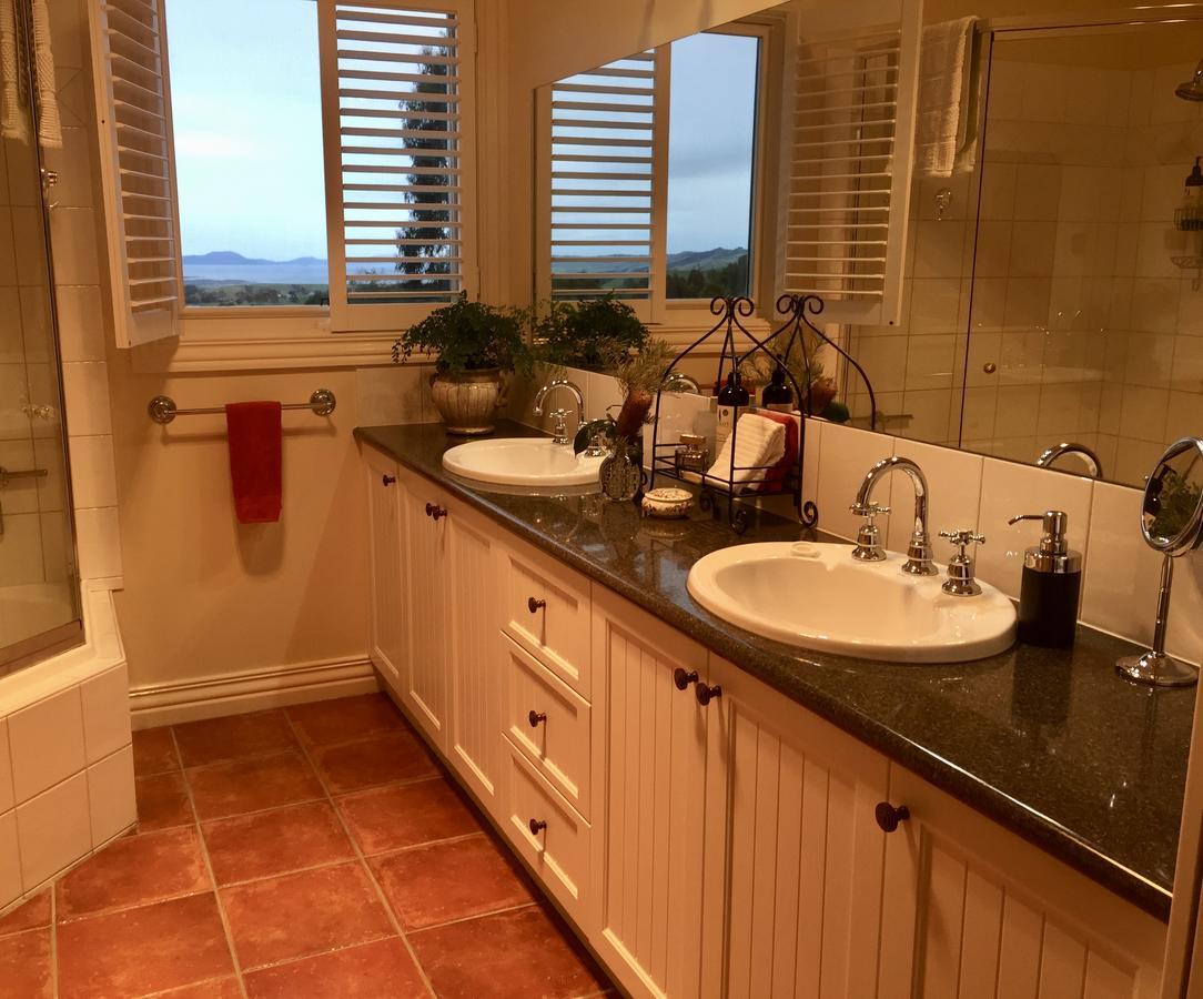 Llarrinda Bed & Breakfast Foster Luaran gambar